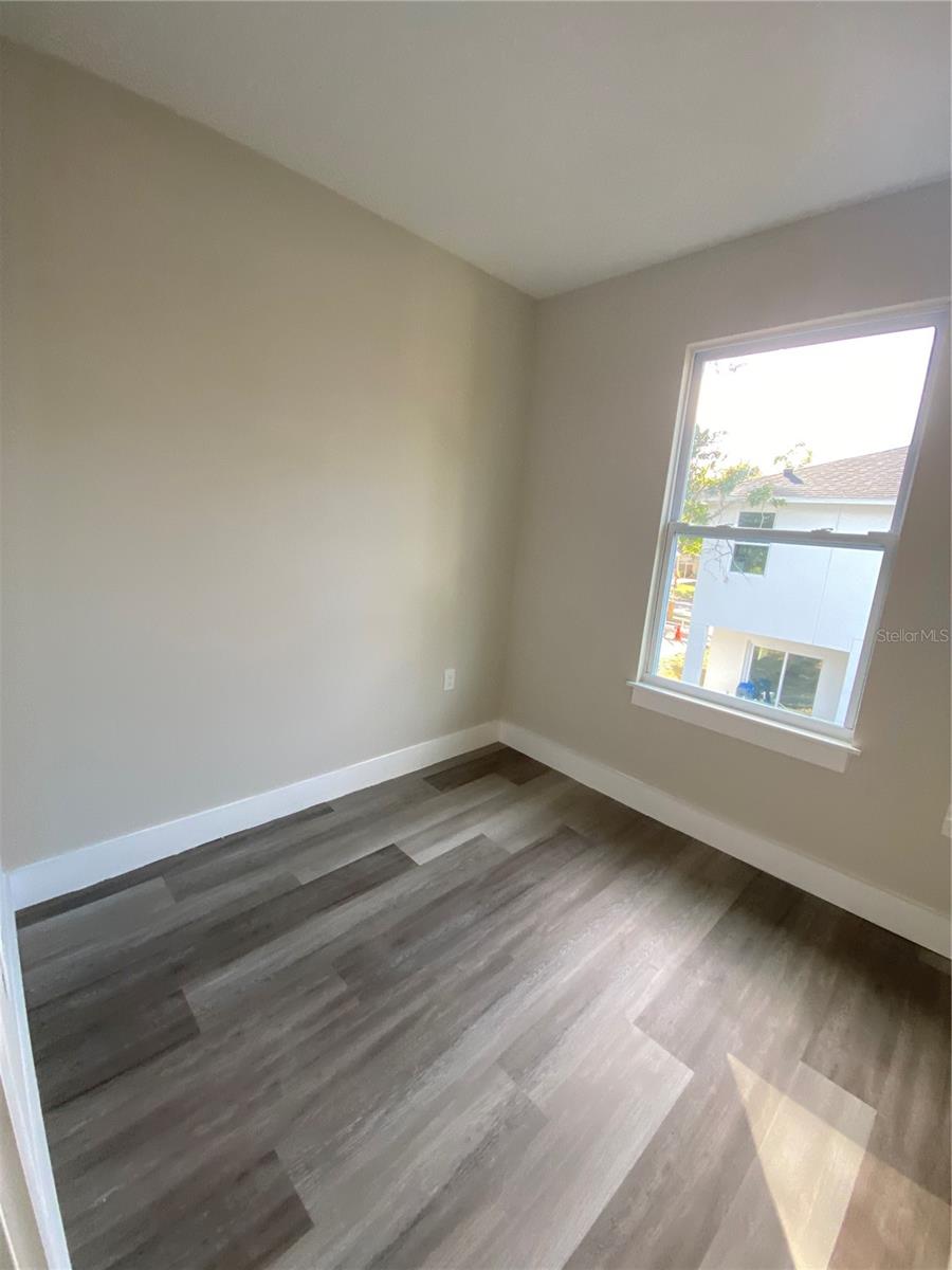 Image 58 of 68 For 1919 30th Avenue N