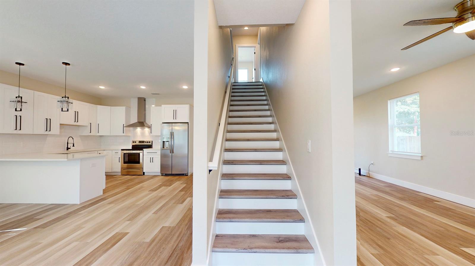 Image 7 of 68 For 1919 30th Avenue N