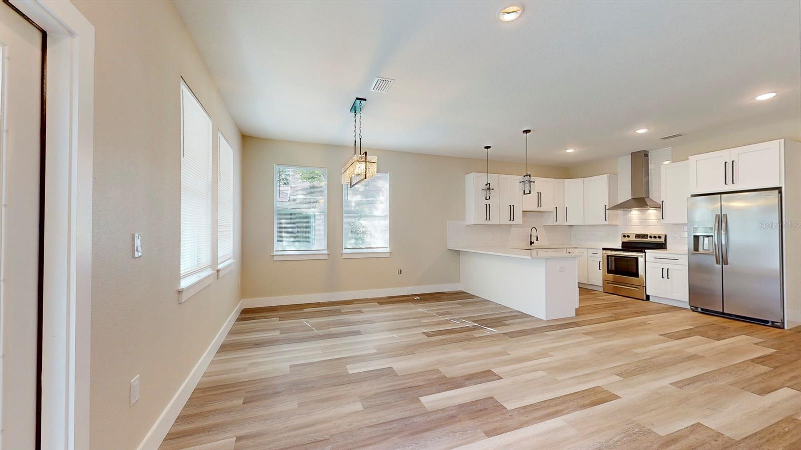 Image 8 of 68 For 1919 30th Avenue N