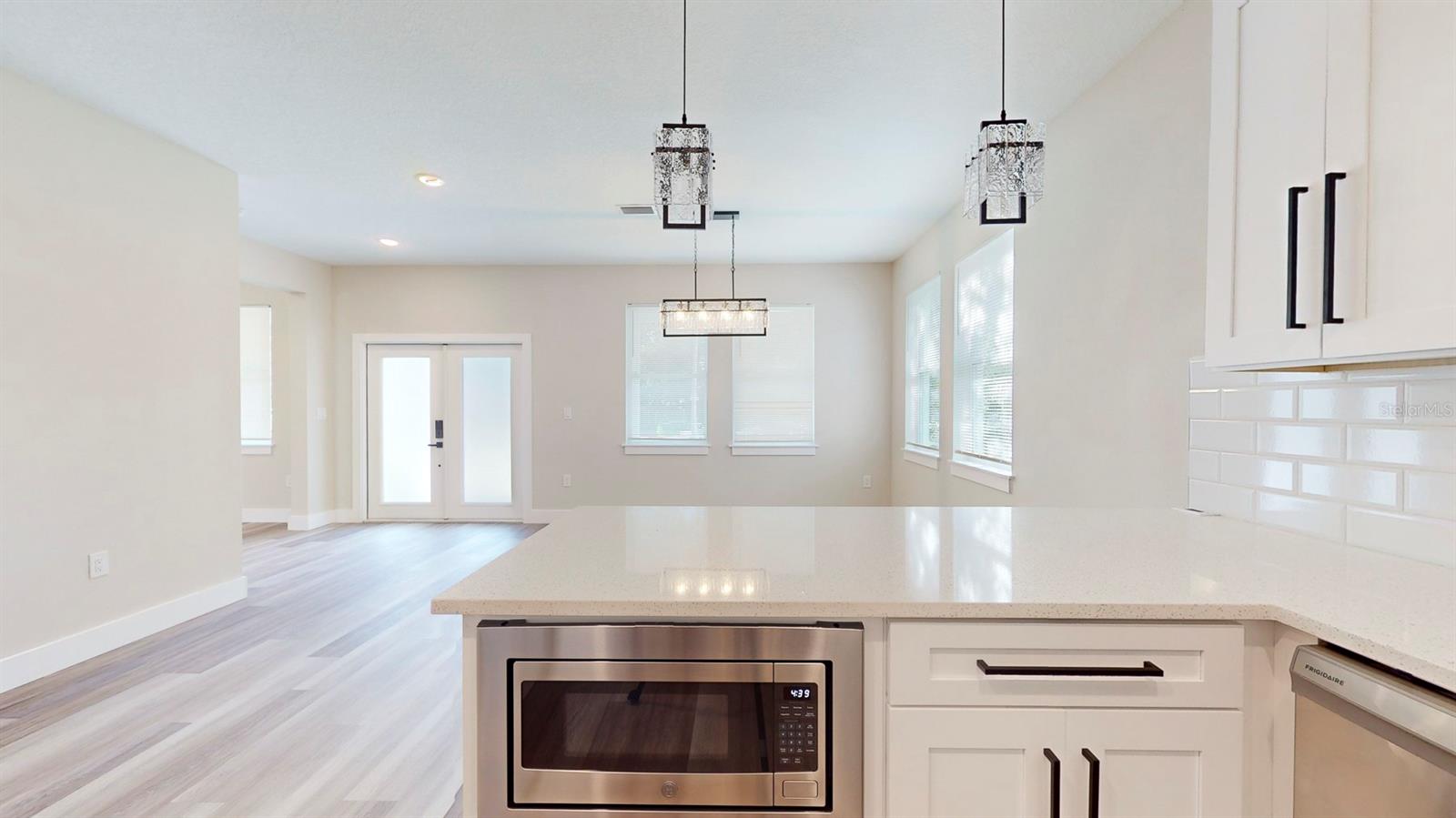 Image 9 of 68 For 1919 30th Avenue N