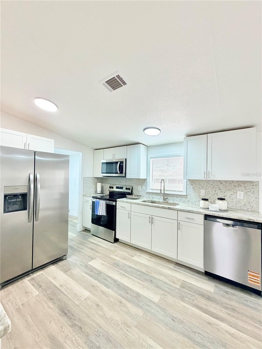 Image 12 of 26 For 14093 62nd Court