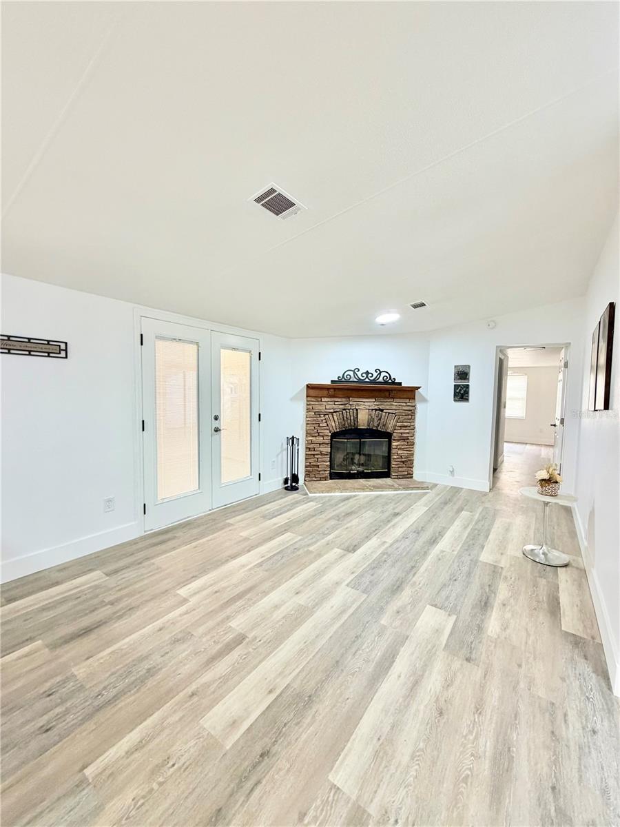 Image 14 of 26 For 14093 62nd Court