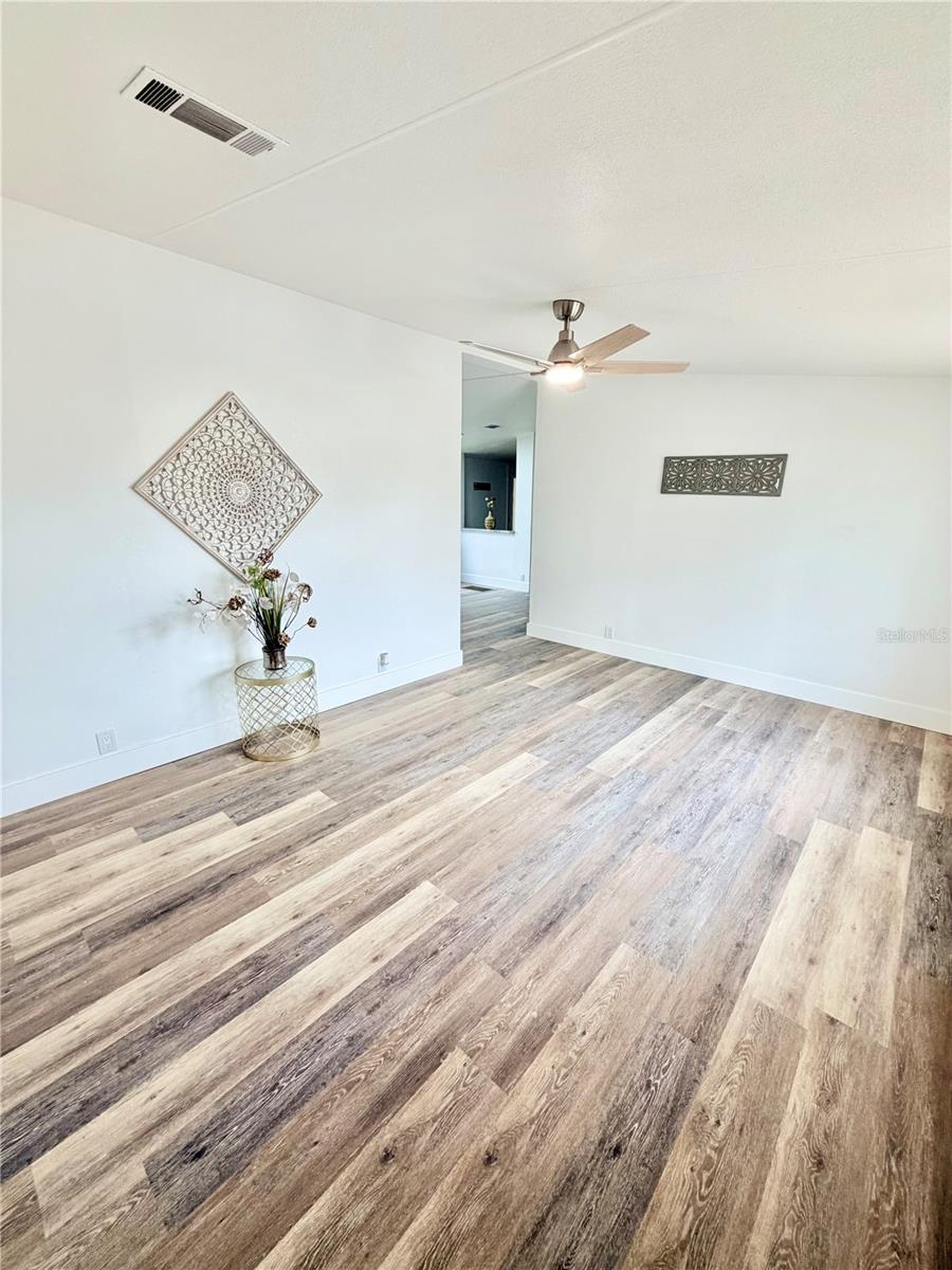 Image 4 of 26 For 14093 62nd Court