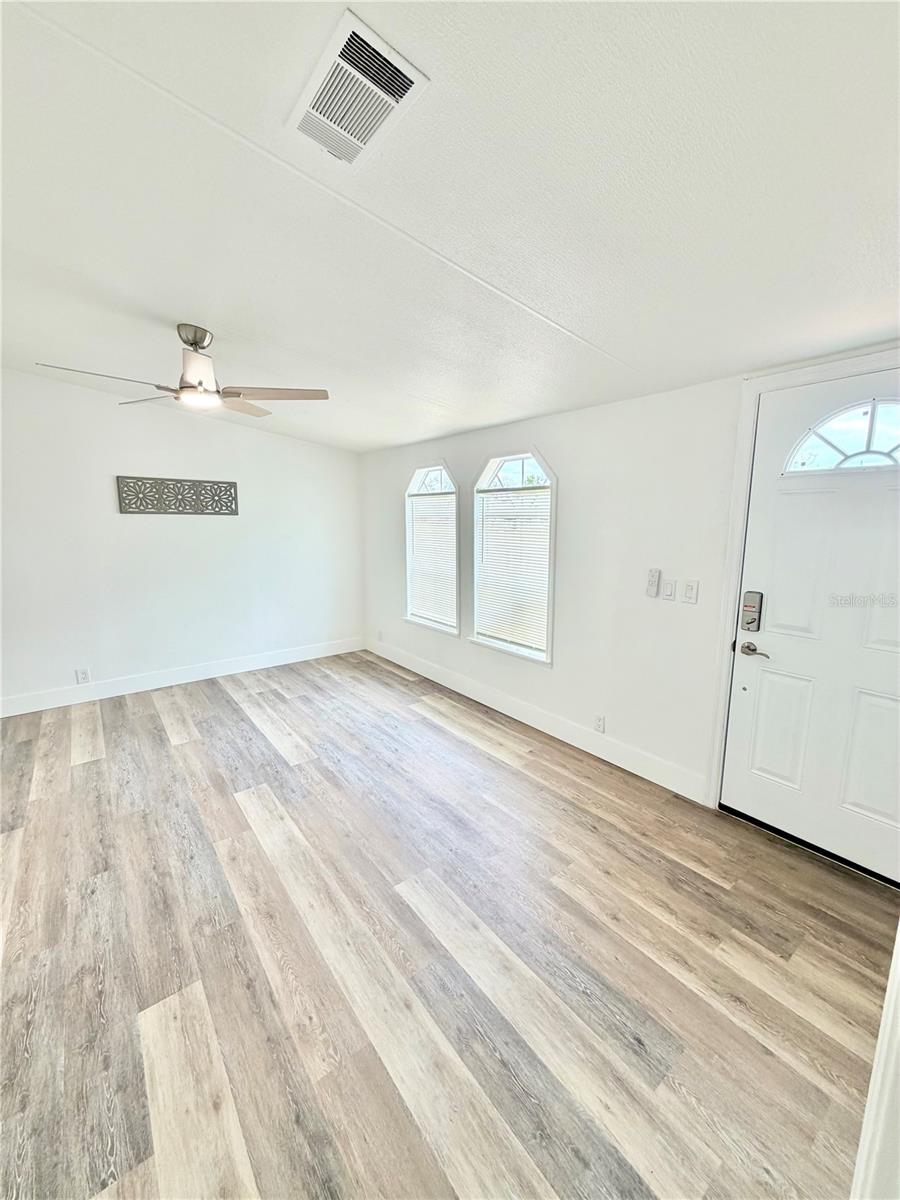 Image 5 of 26 For 14093 62nd Court