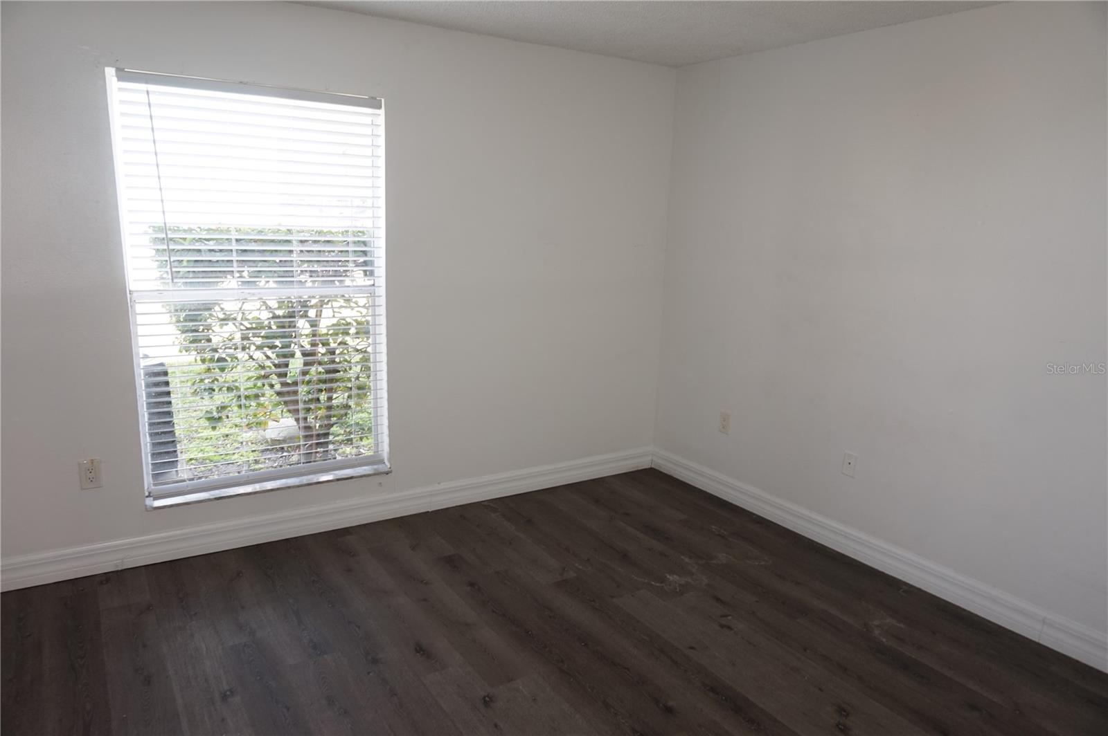 Image 7 of 9 For 1905 Caralee Boulevard 2