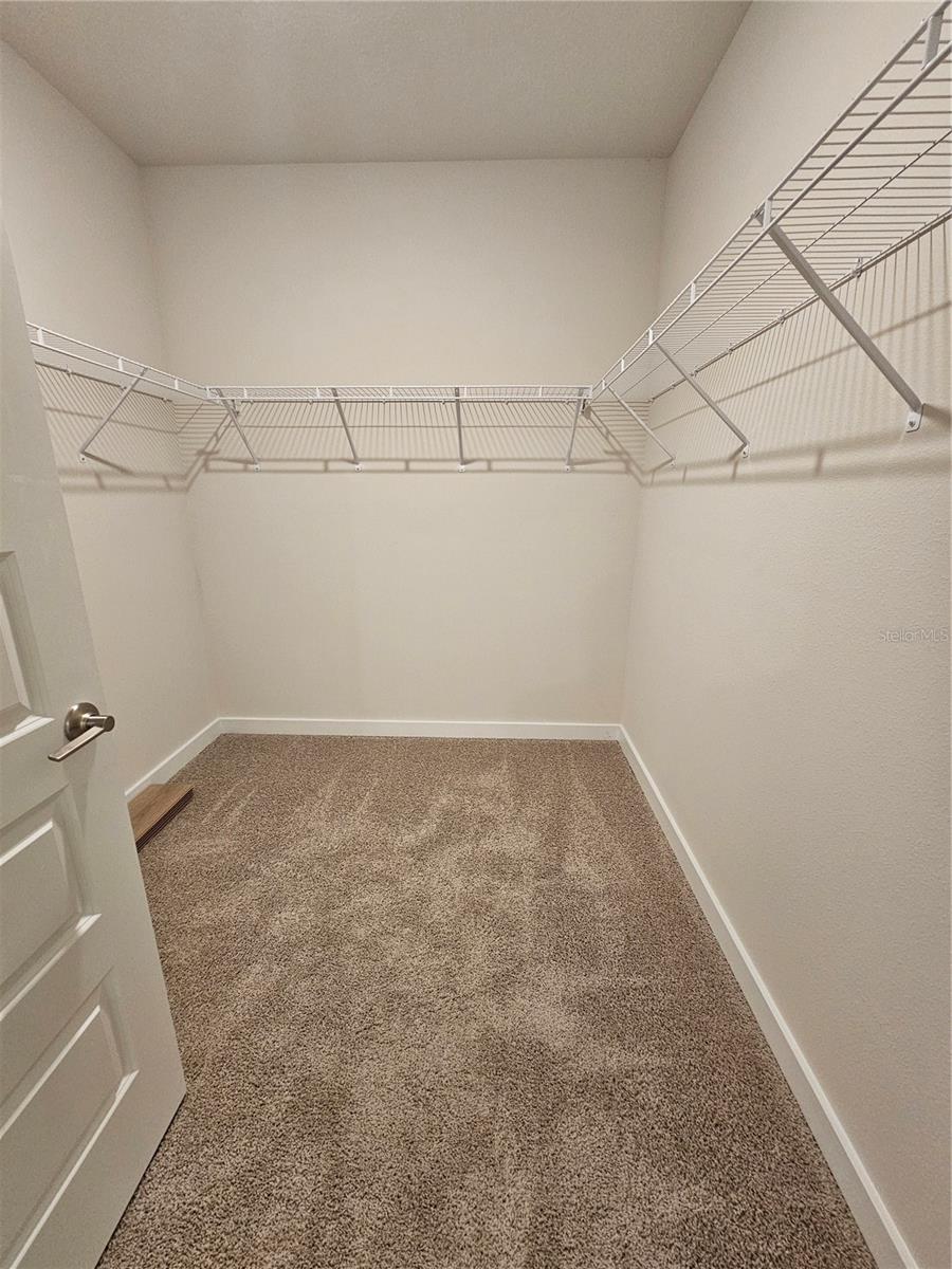 Listing photo id 10 for 18138 Wheathouse Place