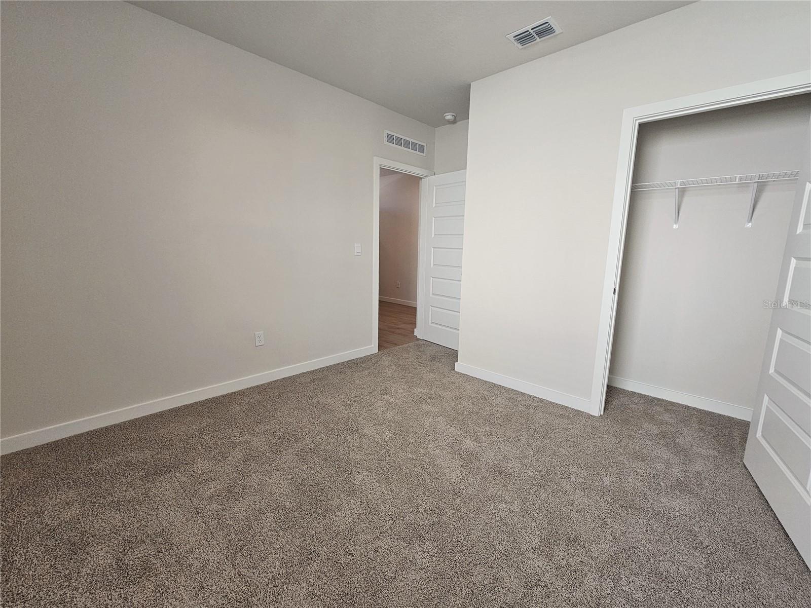 Listing photo id 15 for 18138 Wheathouse Place