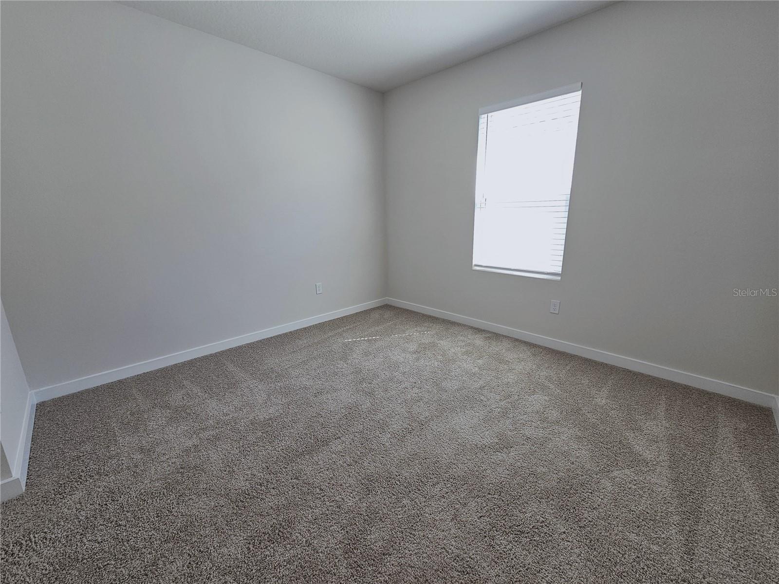 Listing photo id 16 for 18138 Wheathouse Place