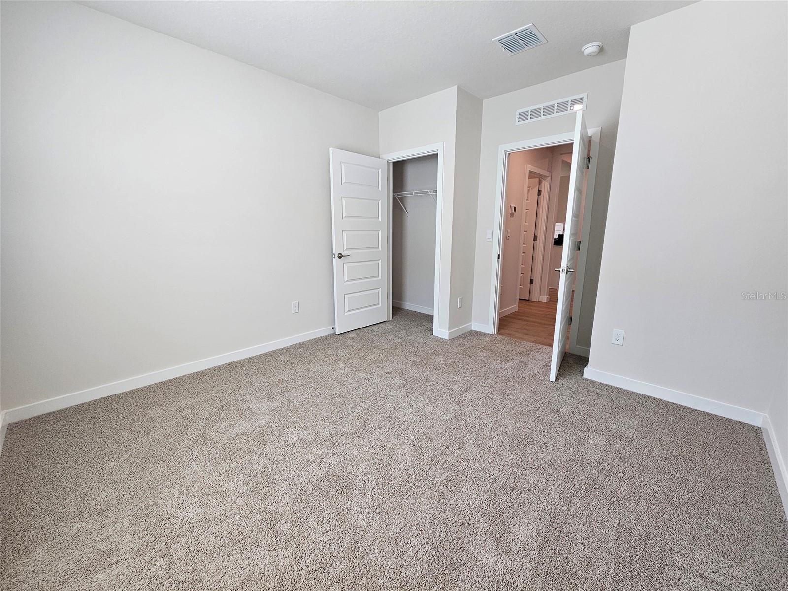 Listing photo id 17 for 18138 Wheathouse Place