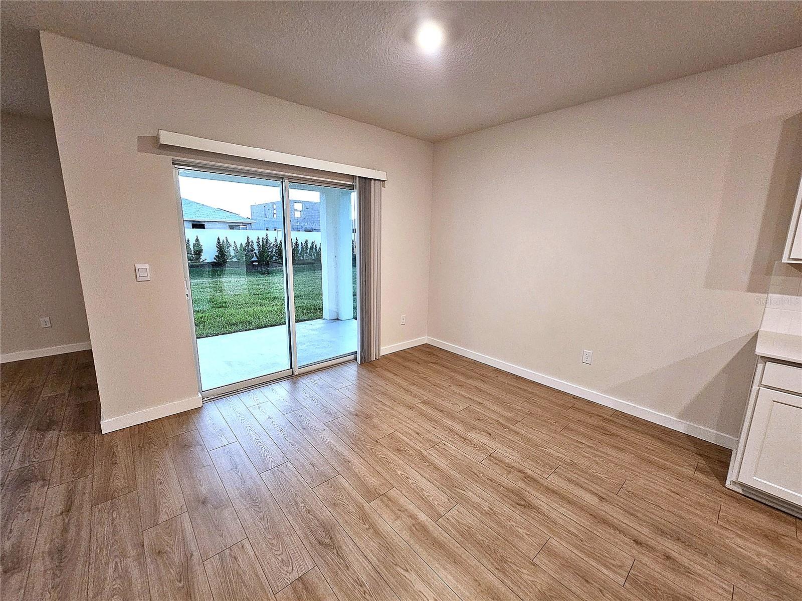 Listing photo id 2 for 18138 Wheathouse Place