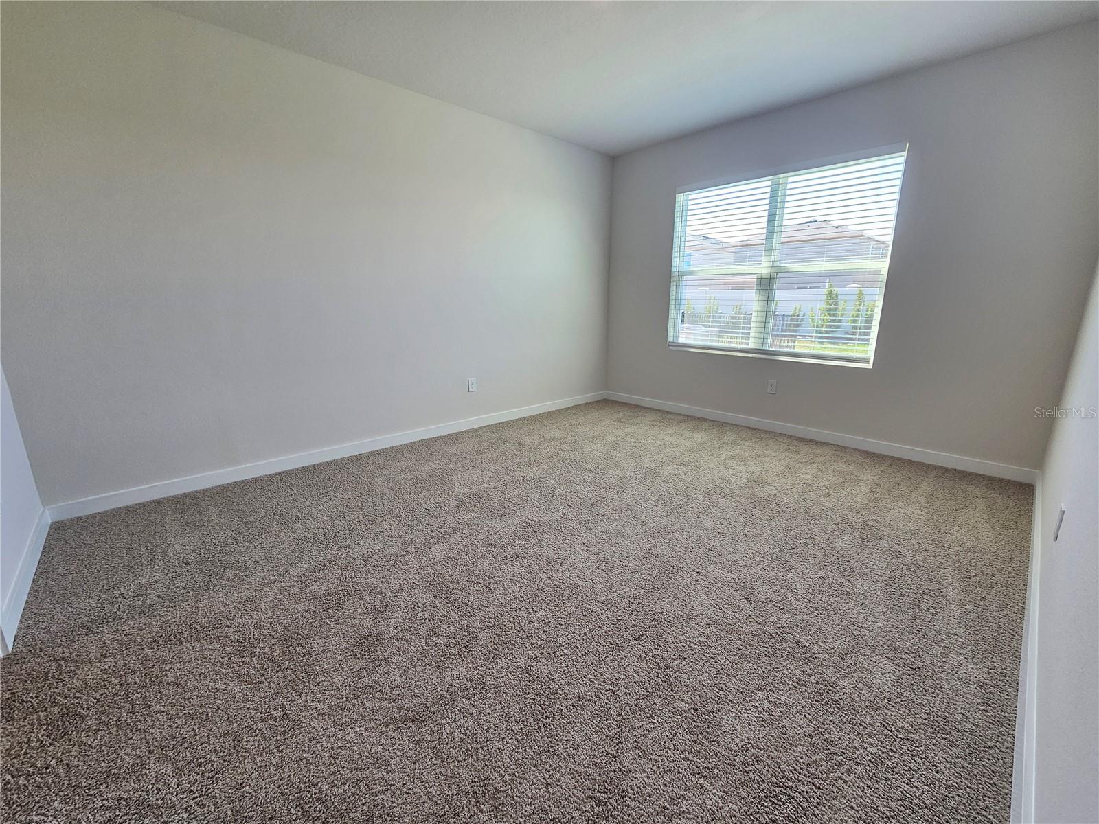 Listing photo id 5 for 18138 Wheathouse Place