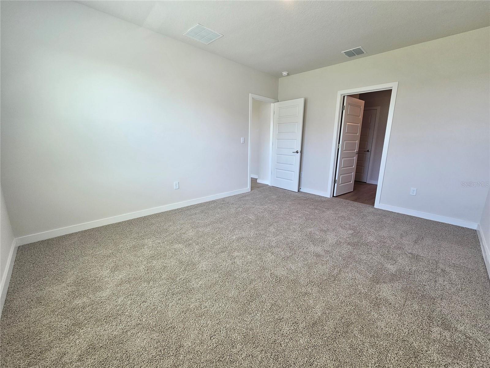 Listing photo id 6 for 18138 Wheathouse Place