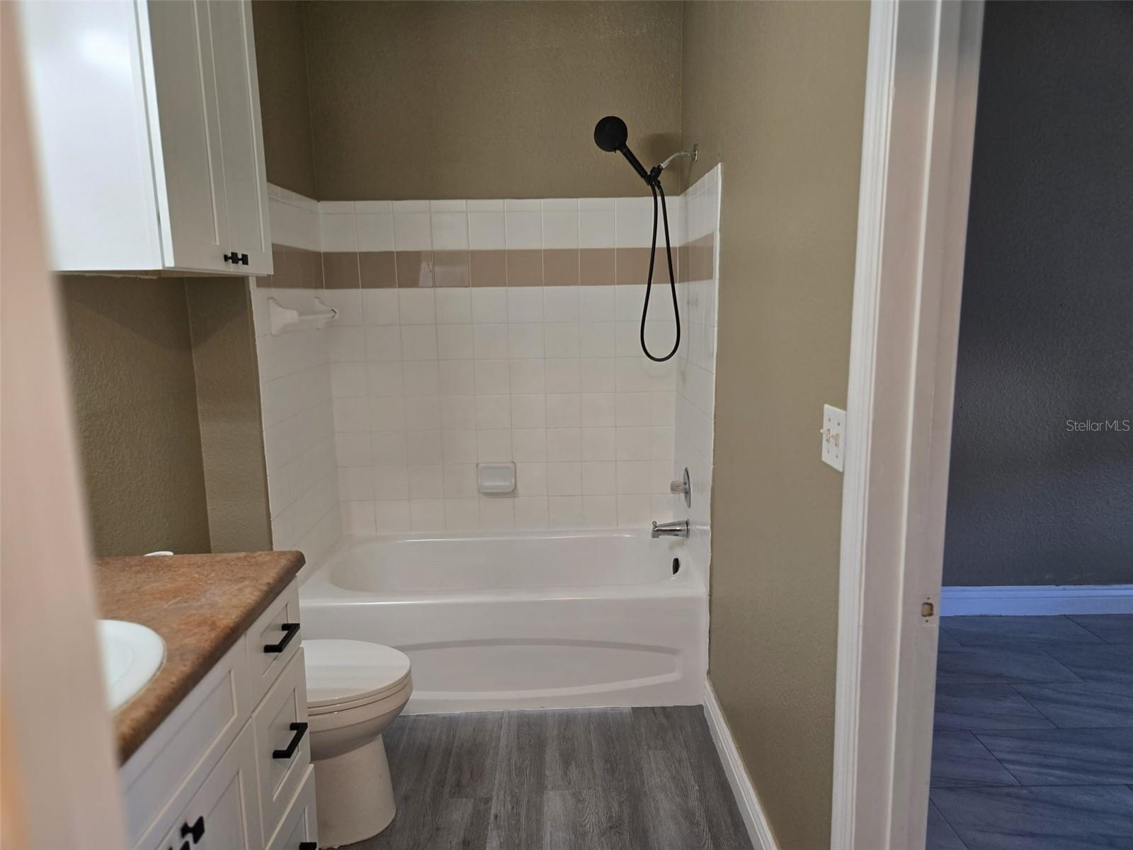 Image 13 of 17 For 3702 Palm Desert Lane 5422