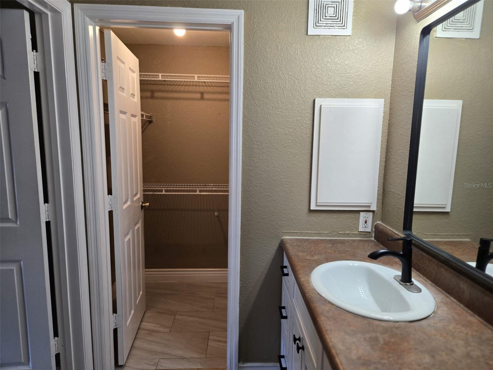 Image 15 of 17 For 3702 Palm Desert Lane 5422