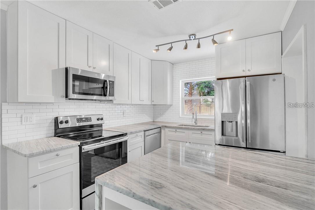 Image 2 of 21 For 1610 Tulane Street