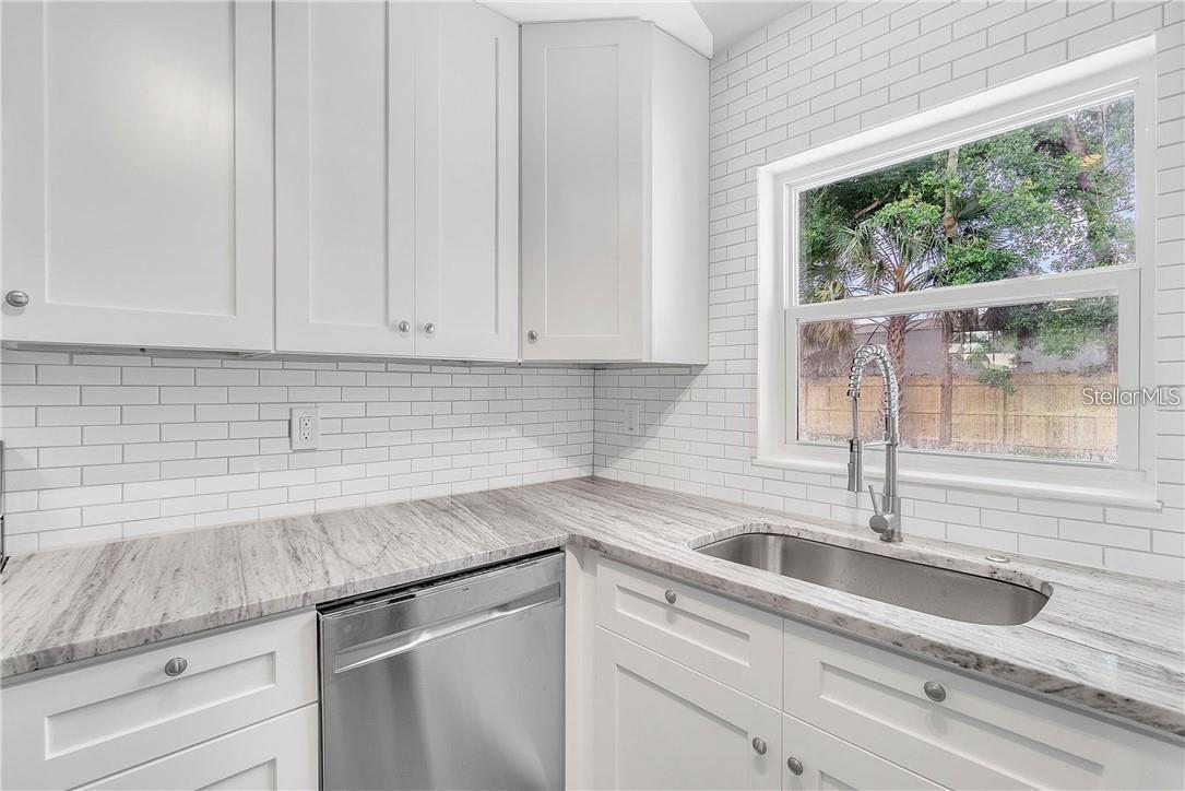 Image 3 of 21 For 1610 Tulane Street