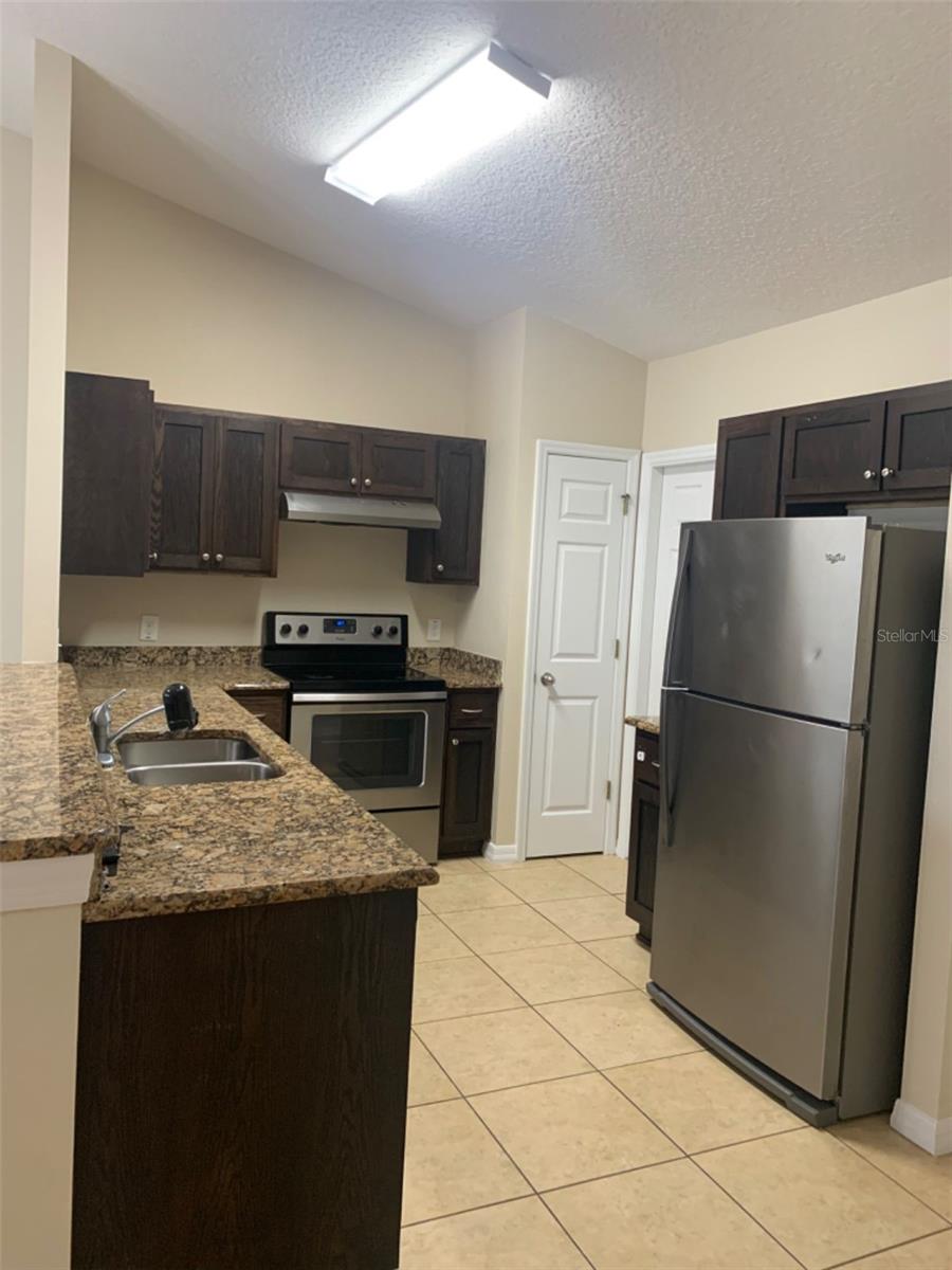 Image 3 of 12 For 521 Montana Avenue