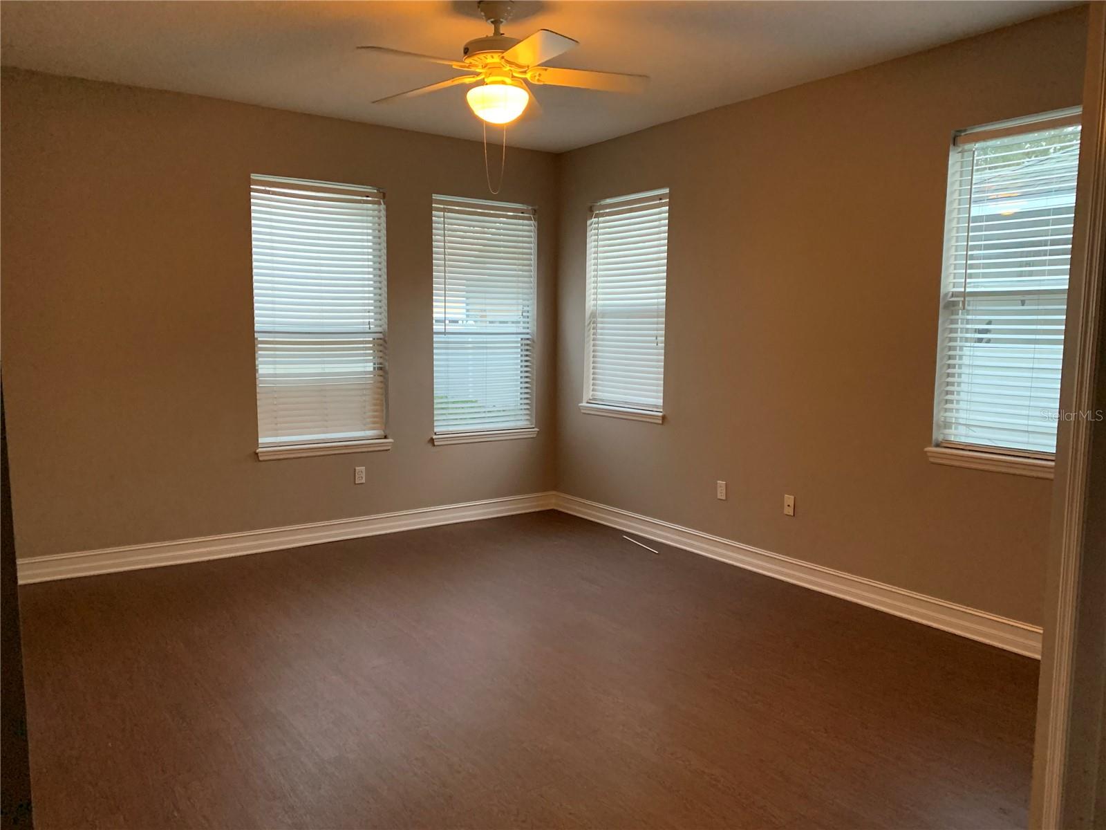 Image 12 of 33 For 3327 Bracken Fern Drive