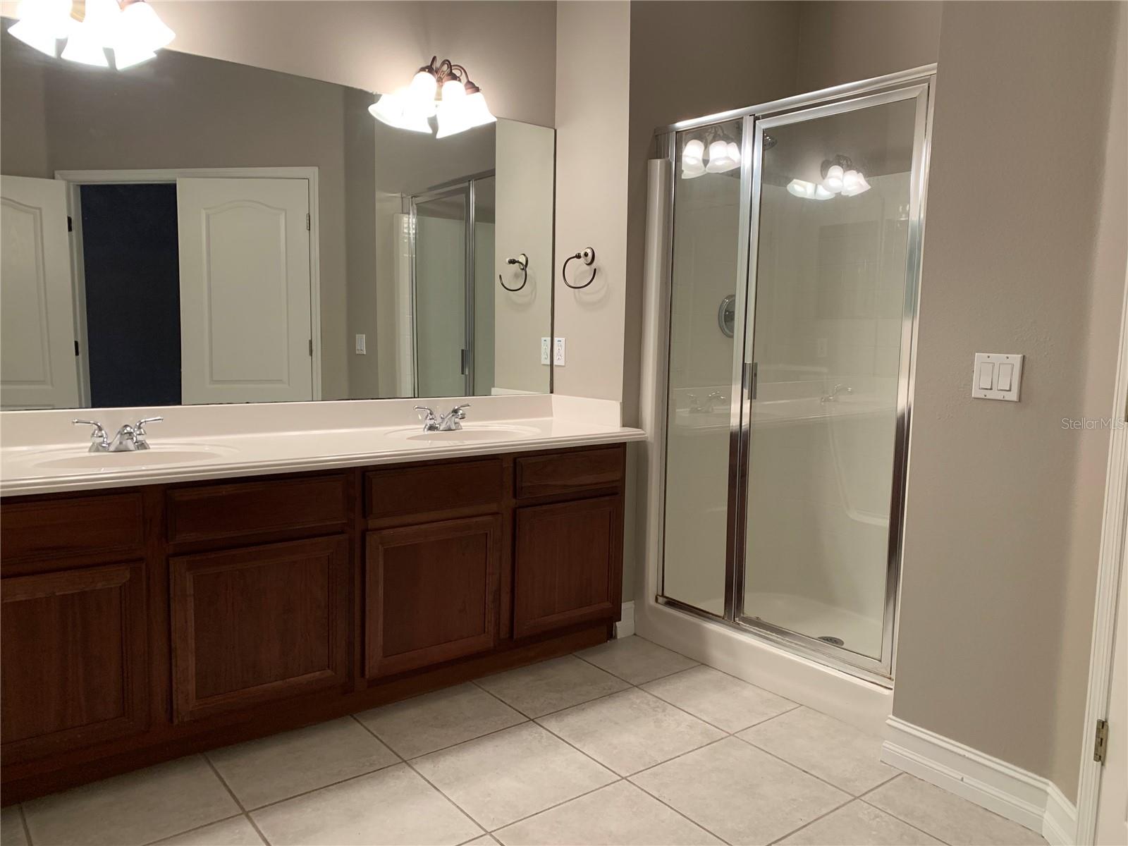 Image 16 of 33 For 3327 Bracken Fern Drive