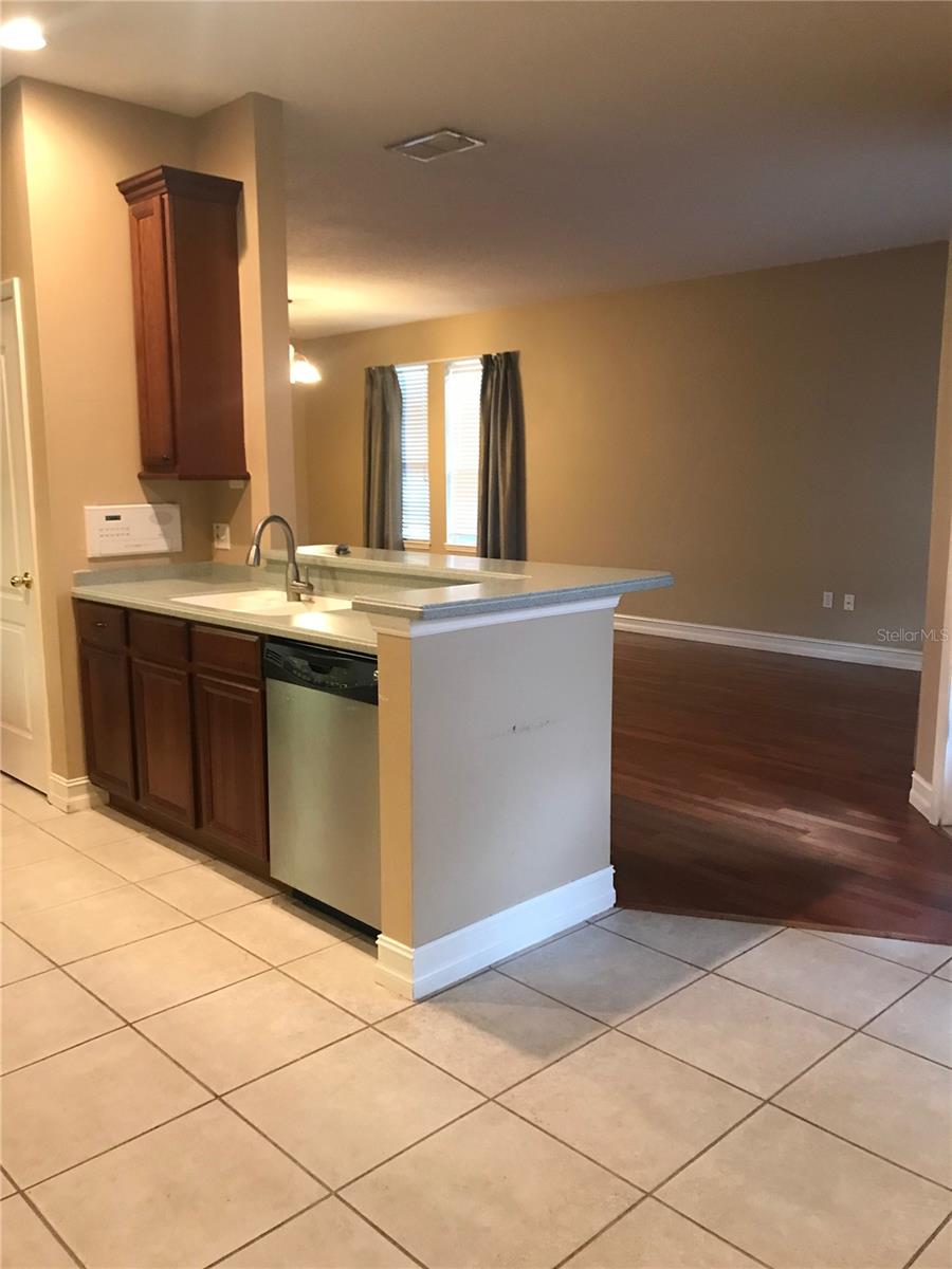 Image 8 of 33 For 3327 Bracken Fern Drive