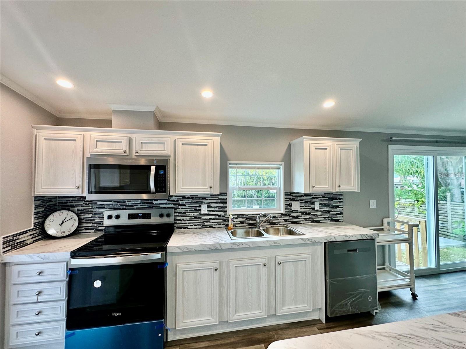 Image 5 of 17 For 55744 Holiday Circle