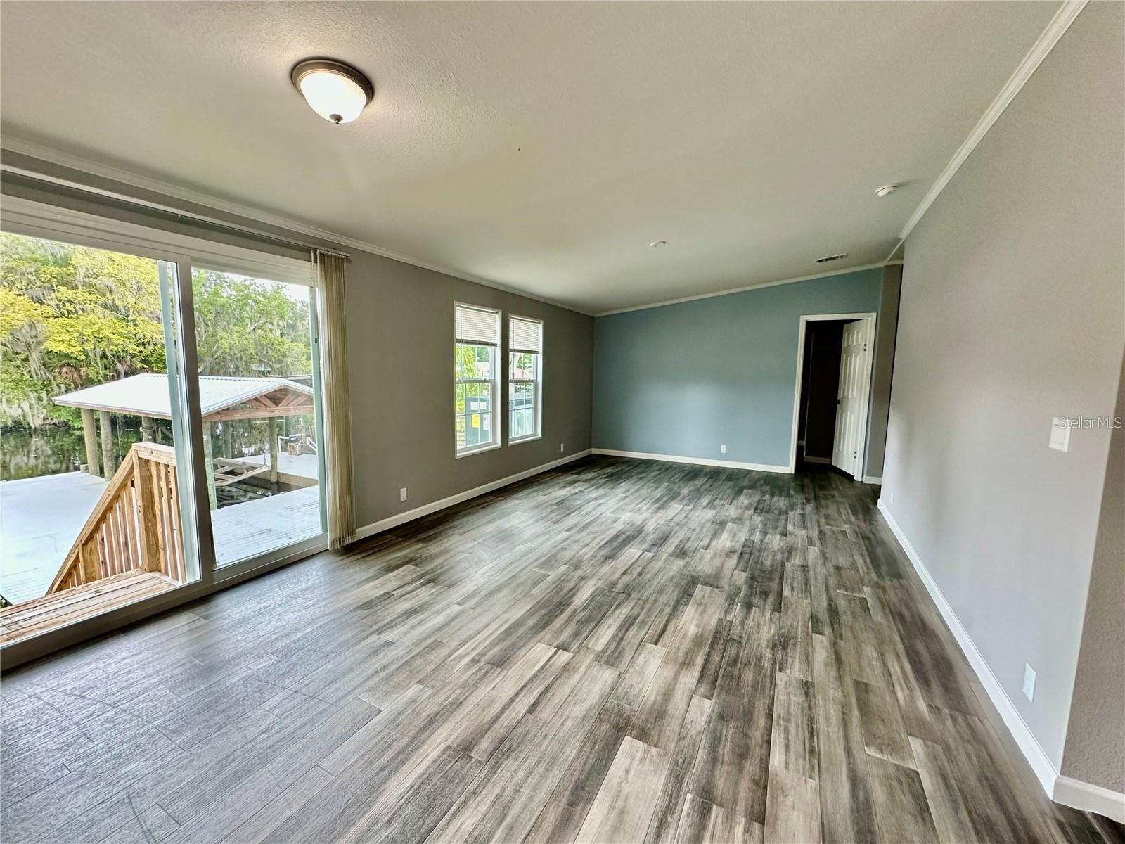 Image 6 of 17 For 55744 Holiday Circle