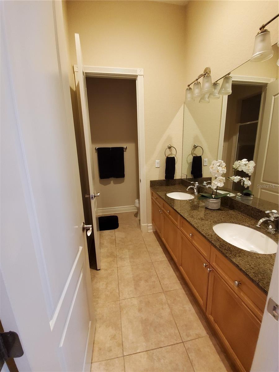 Image 10 of 19 For 4907 Bayshore Boulevard 102