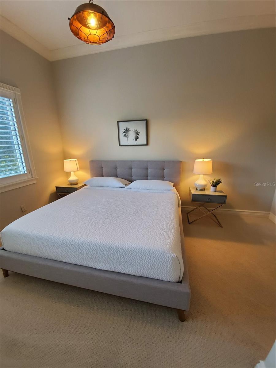 Image 17 of 19 For 4907 Bayshore Boulevard 102