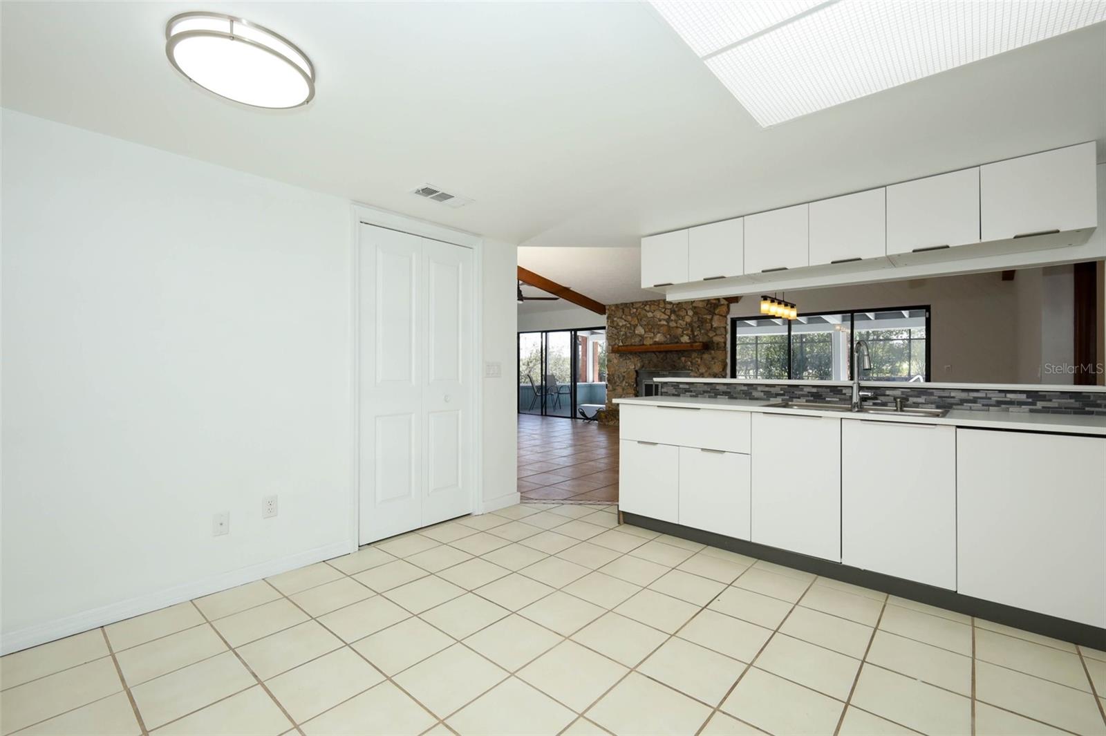 Image 17 of 85 For 1325 Indian Rock Court