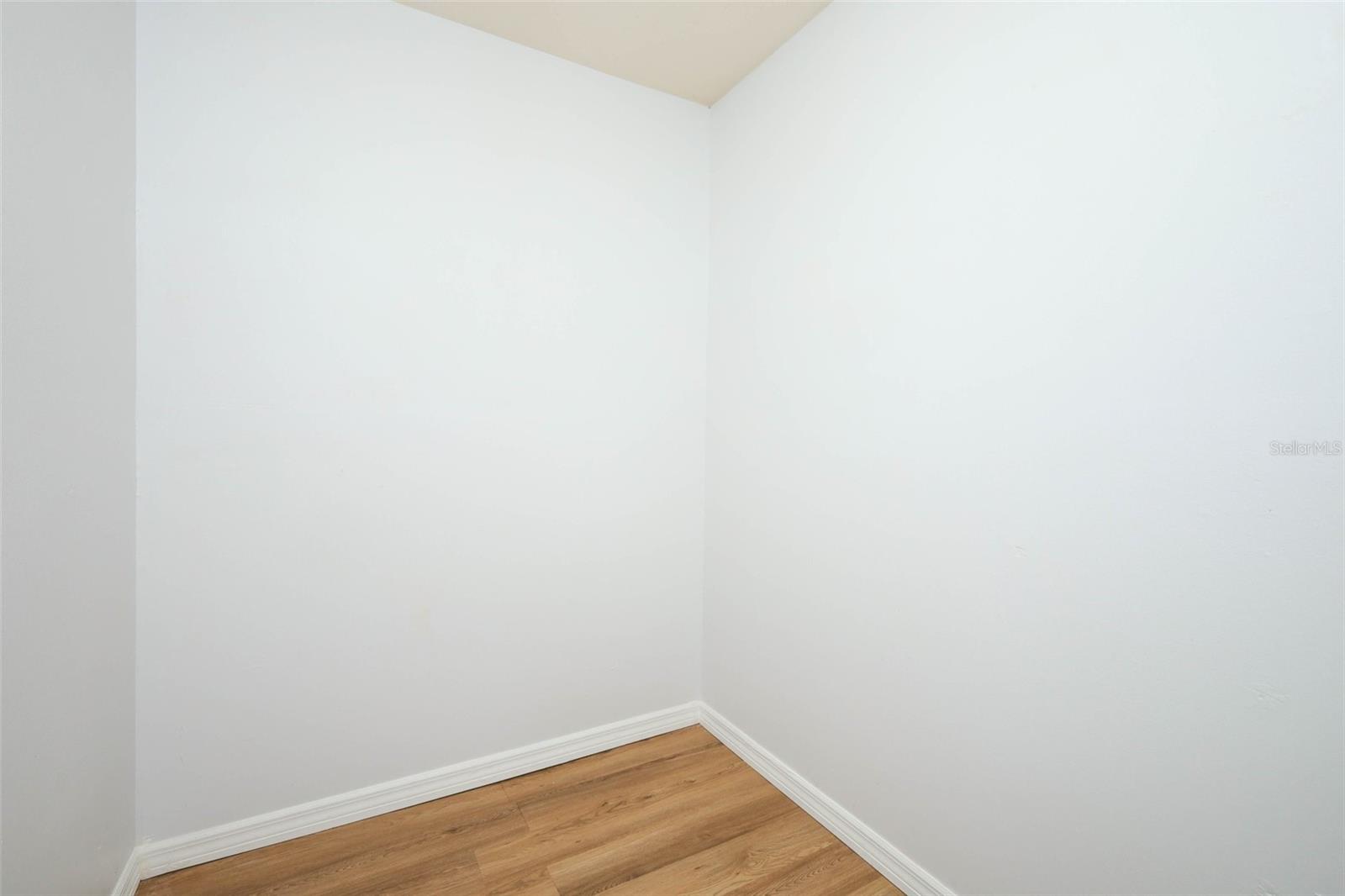 Image 27 of 85 For 1325 Indian Rock Court