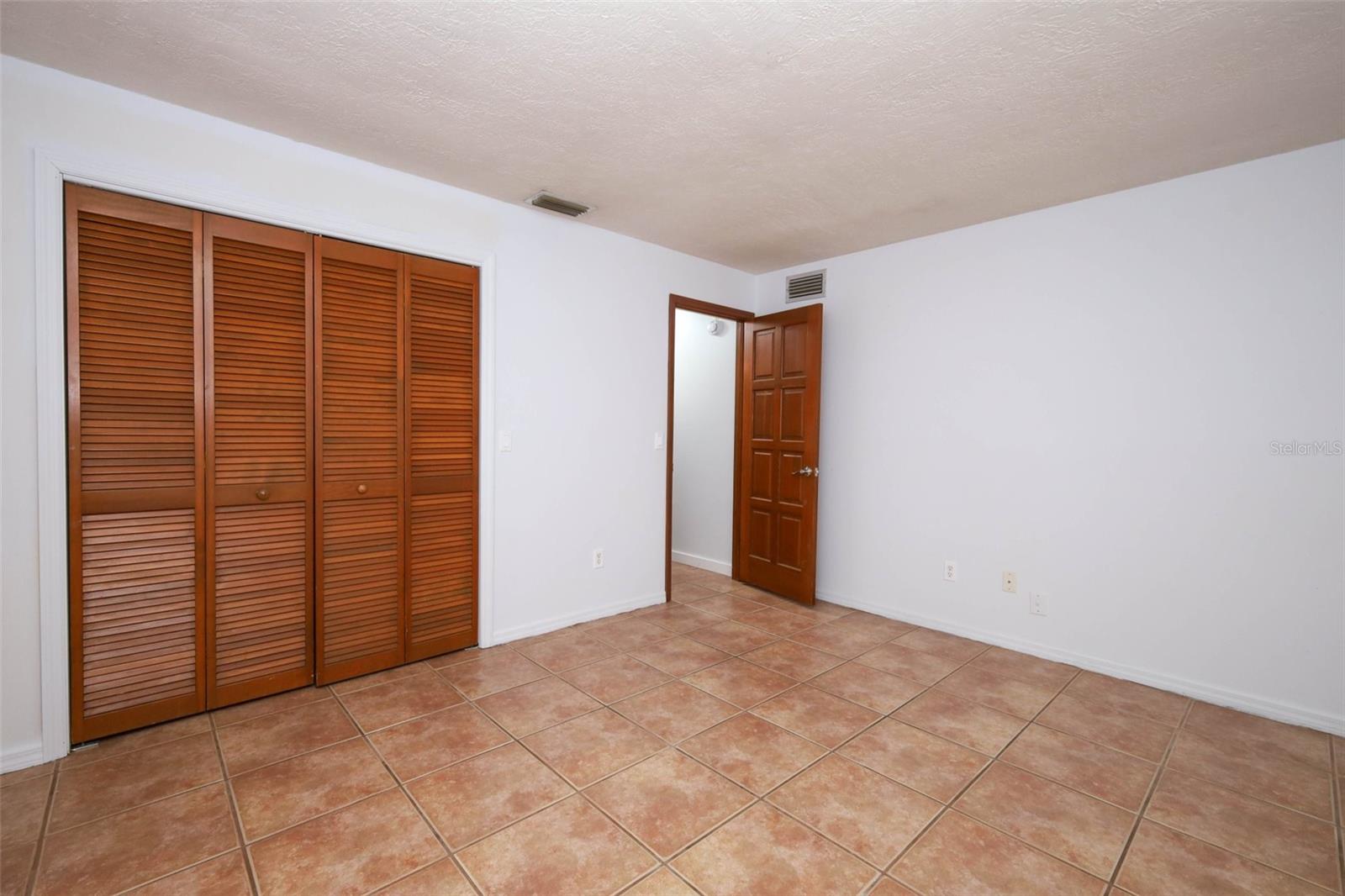 Image 29 of 85 For 1325 Indian Rock Court