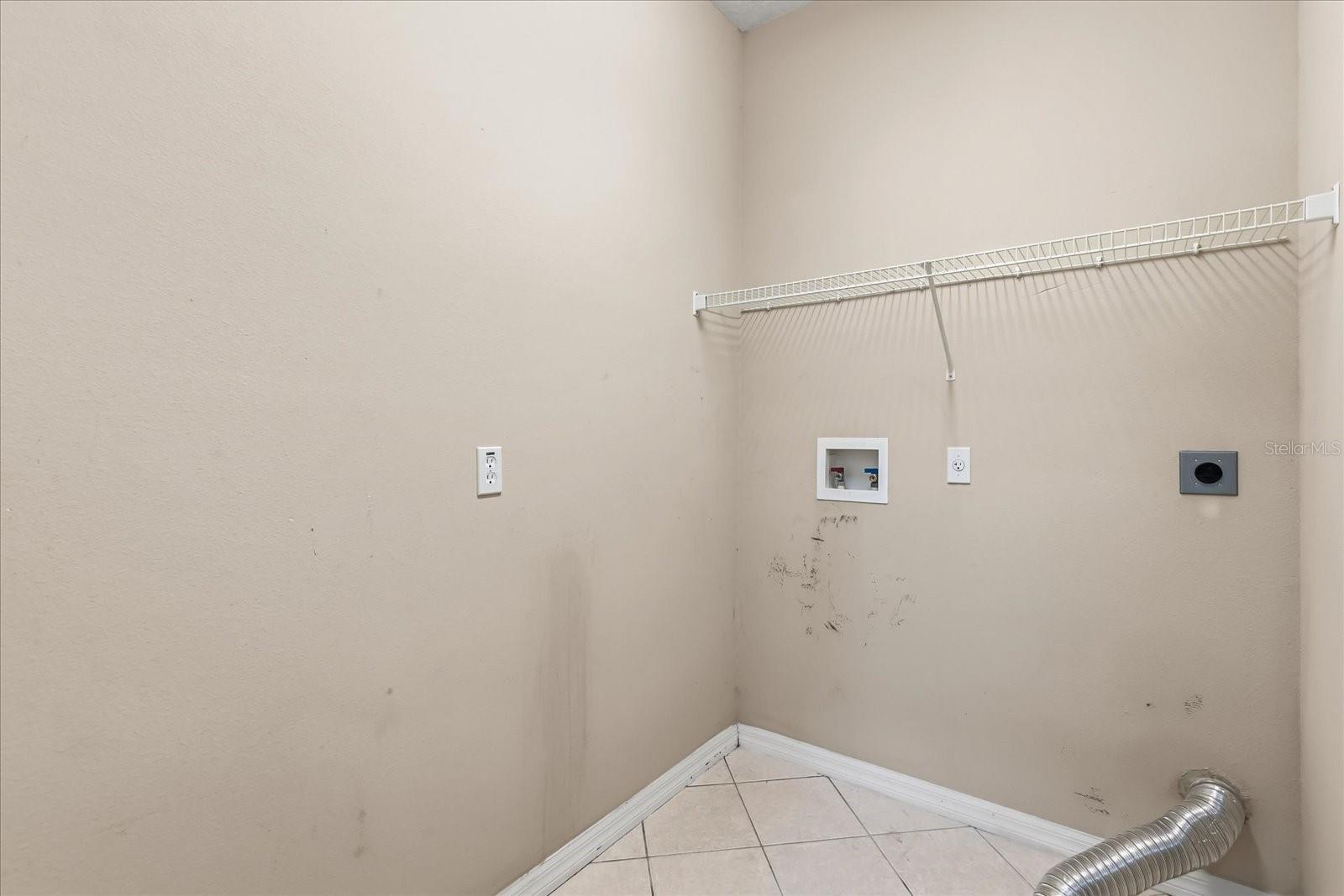 Image 16 of 45 For 321 Burchington Drive