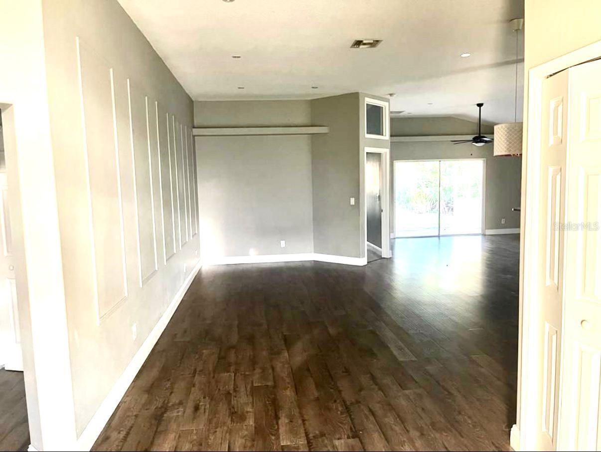 Image 4 of 12 For 984 Tavernier Circle Ne