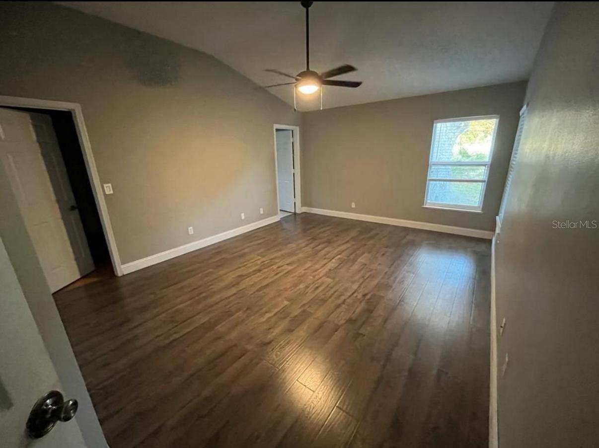 Image 5 of 12 For 984 Tavernier Circle Ne