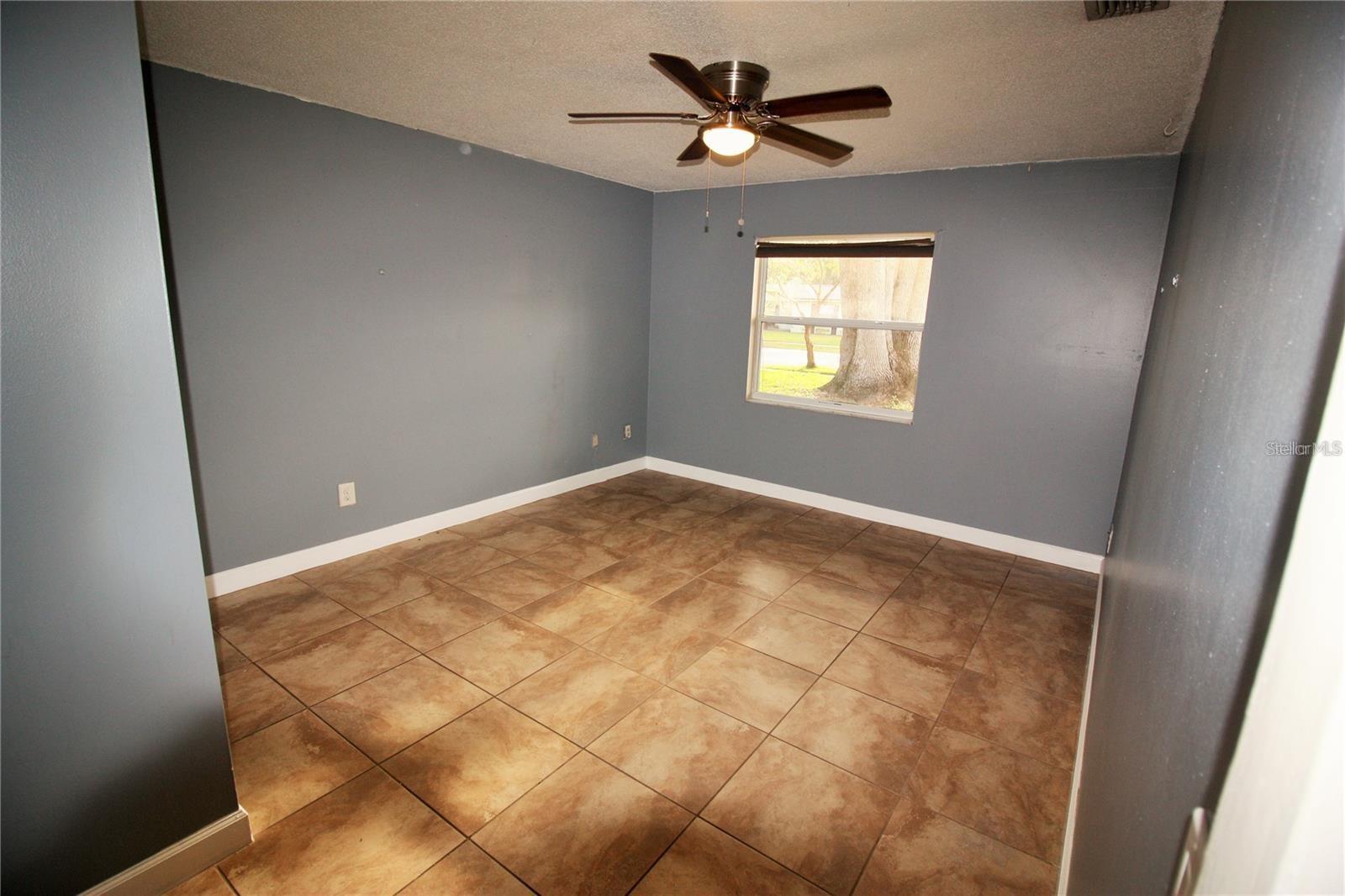 Image 13 of 24 For 610 Wilshire Drive