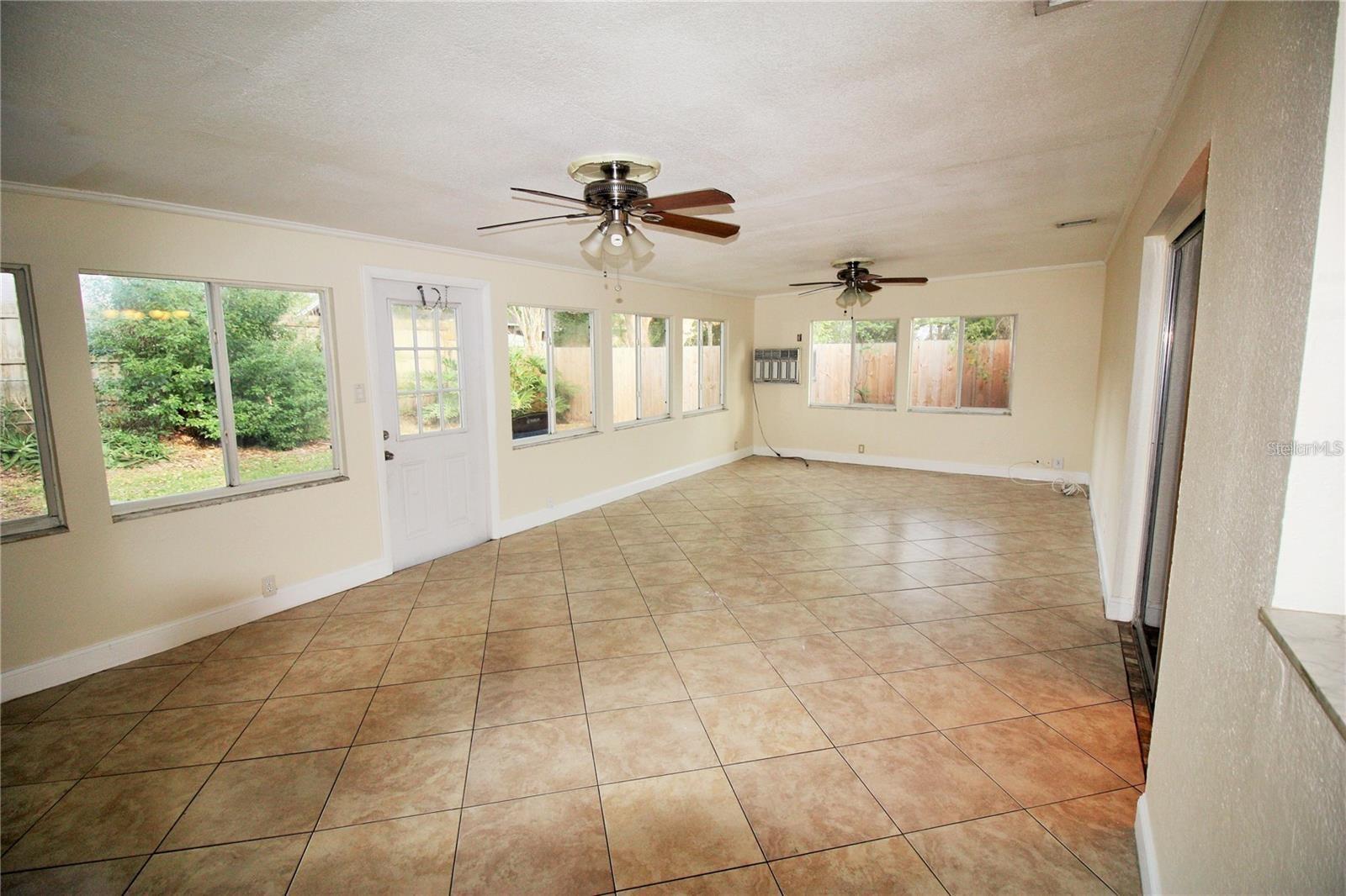 Image 18 of 24 For 610 Wilshire Drive