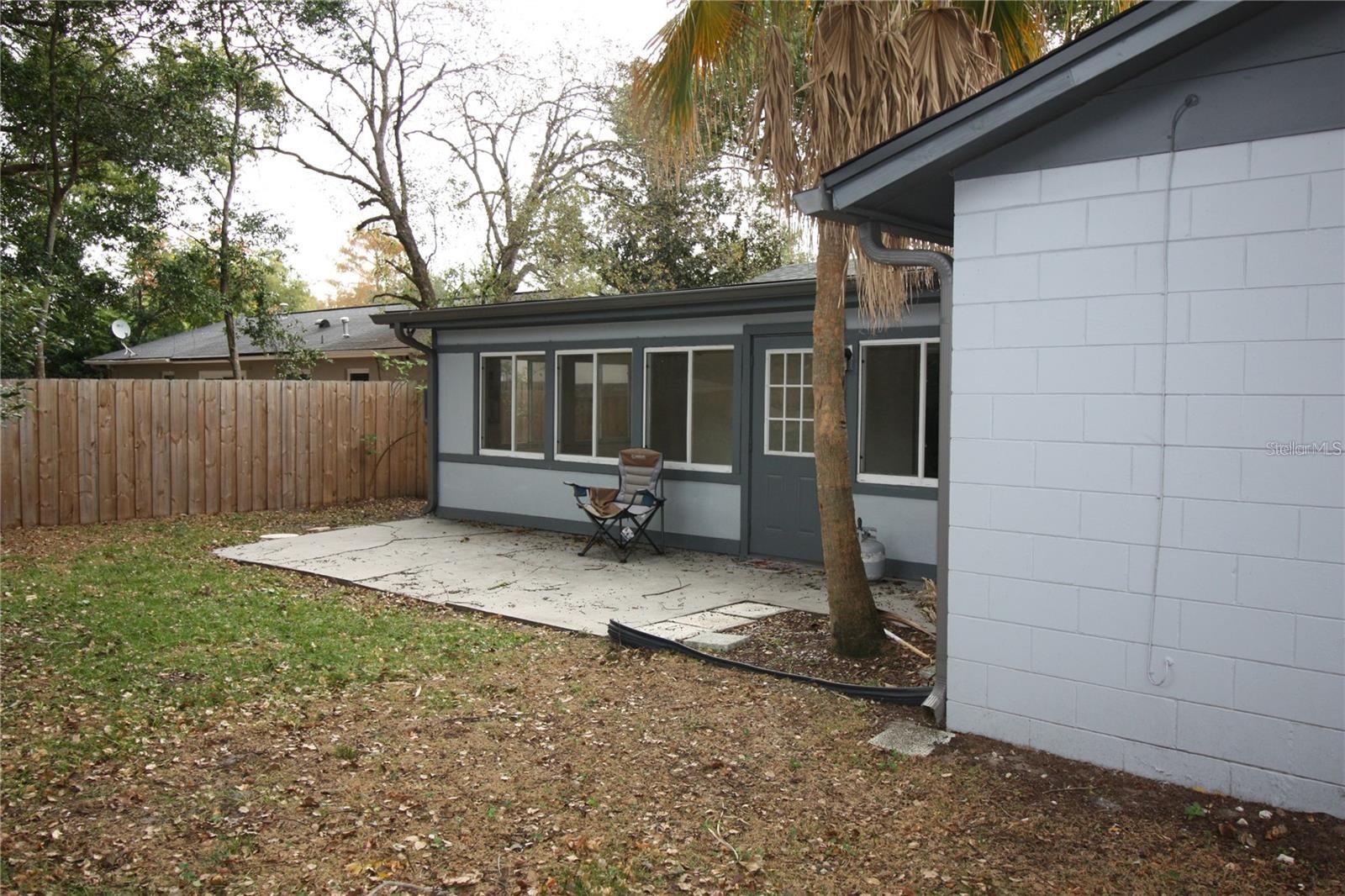 Image 23 of 24 For 610 Wilshire Drive