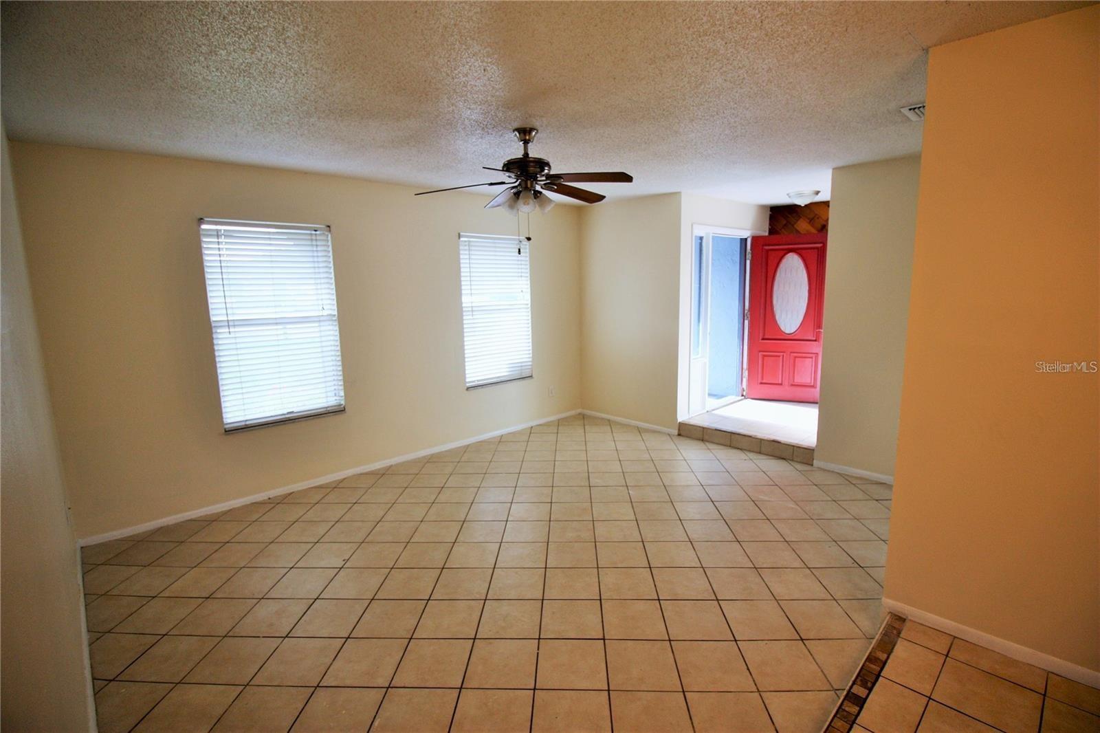 Image 5 of 24 For 610 Wilshire Drive