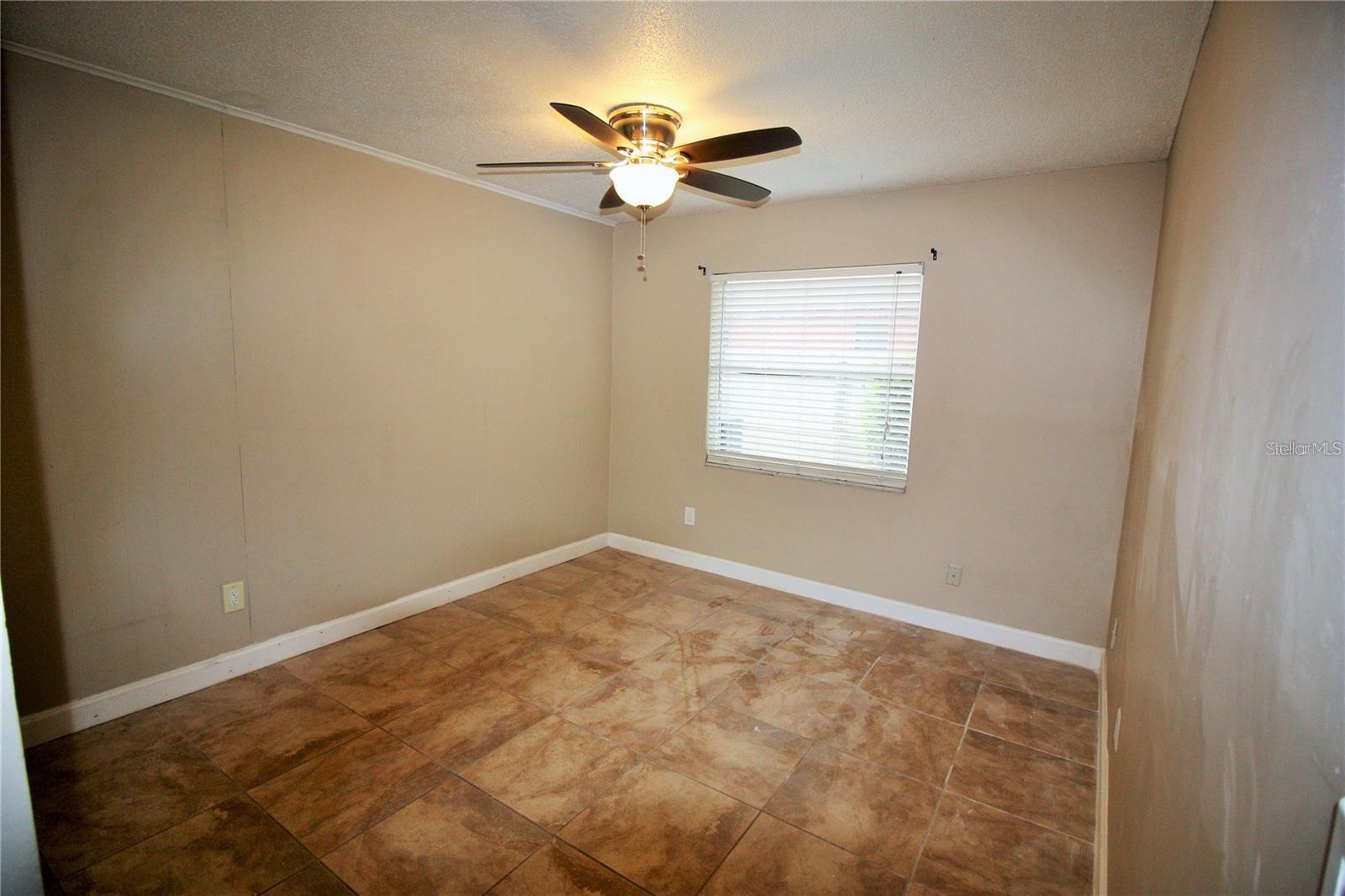 Image 6 of 24 For 610 Wilshire Drive