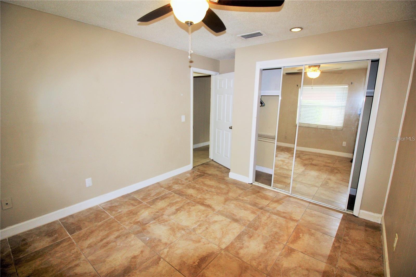 Image 7 of 24 For 610 Wilshire Drive