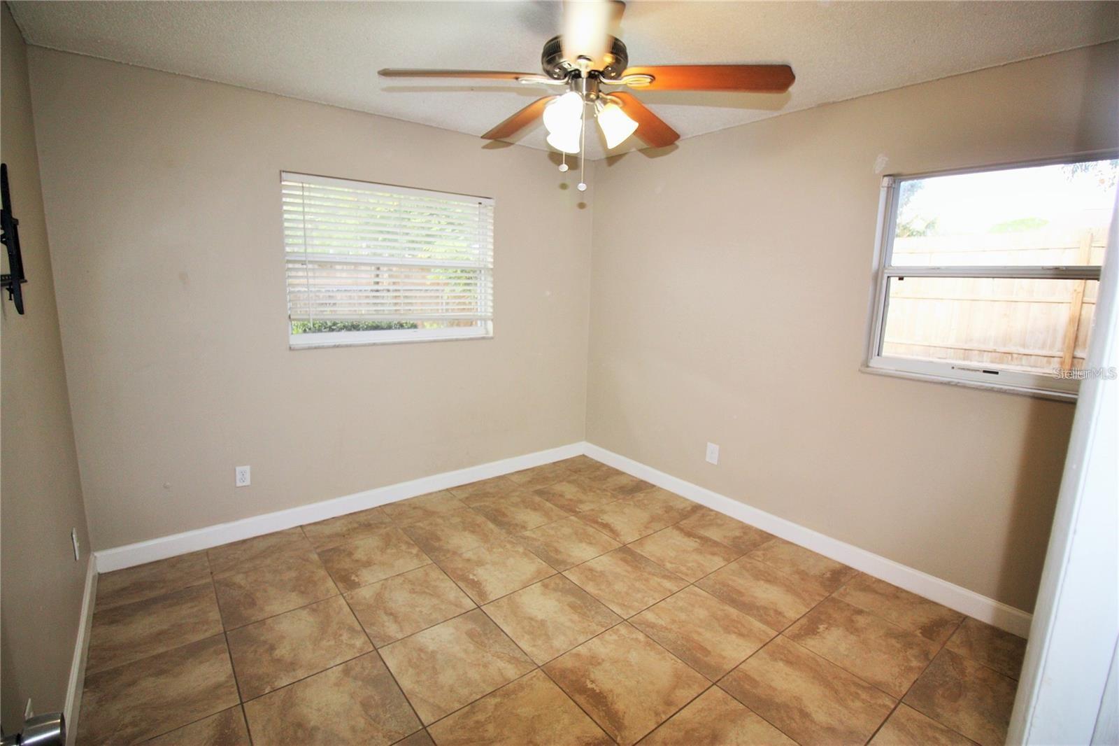 Image 9 of 24 For 610 Wilshire Drive