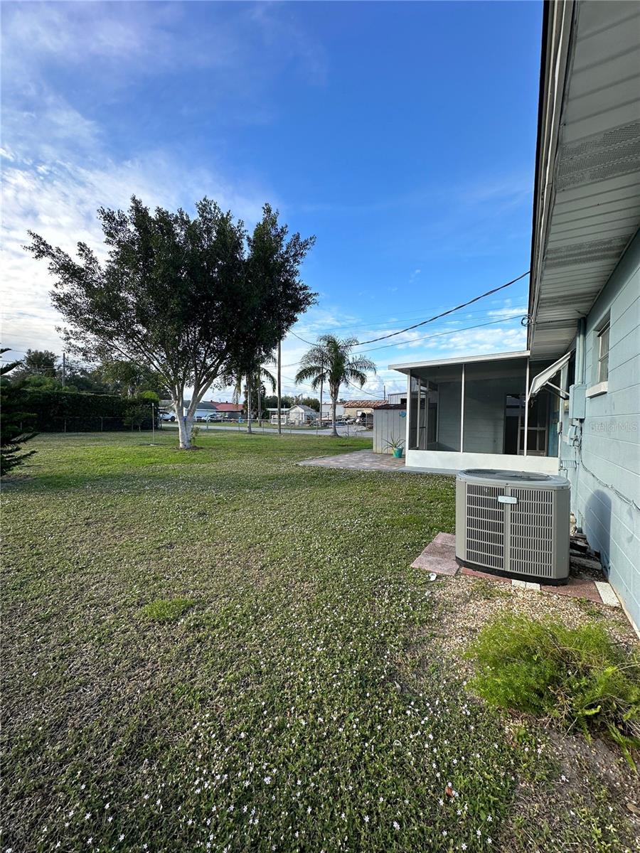 Image 10 of 29 For 1400 Carolina Avenue