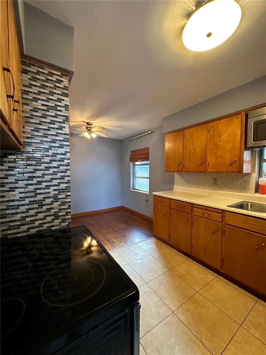 Image 14 of 29 For 1400 Carolina Avenue