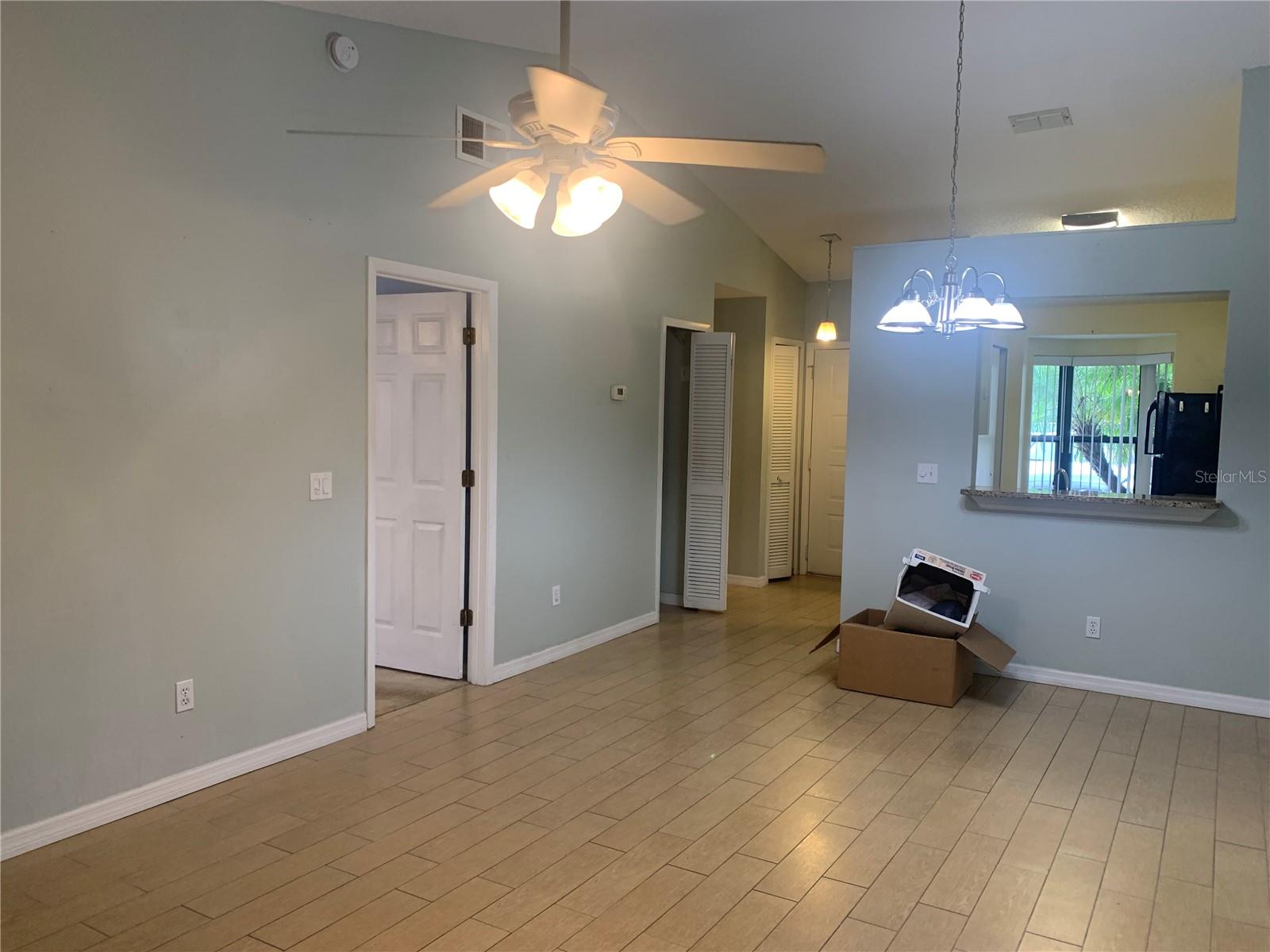 Image 7 of 10 For 2823 Shannon Oak Court