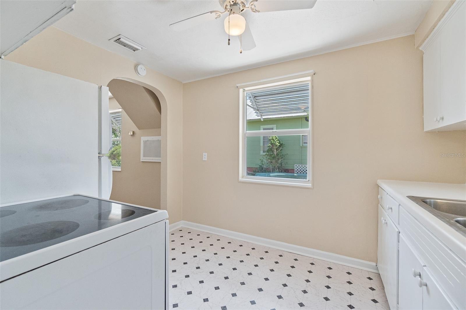 Image 13 of 44 For 608 Missouri Avenue