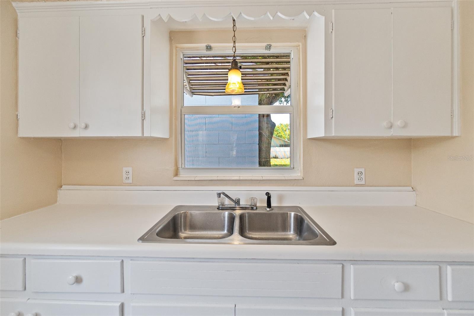 Image 15 of 44 For 608 Missouri Avenue