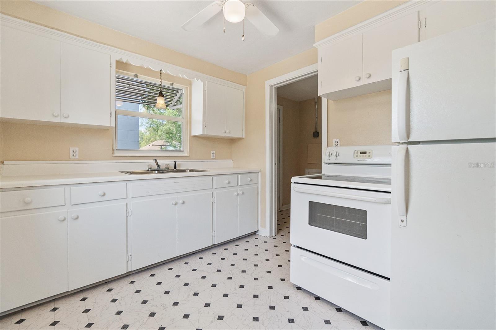 Image 18 of 44 For 608 Missouri Avenue