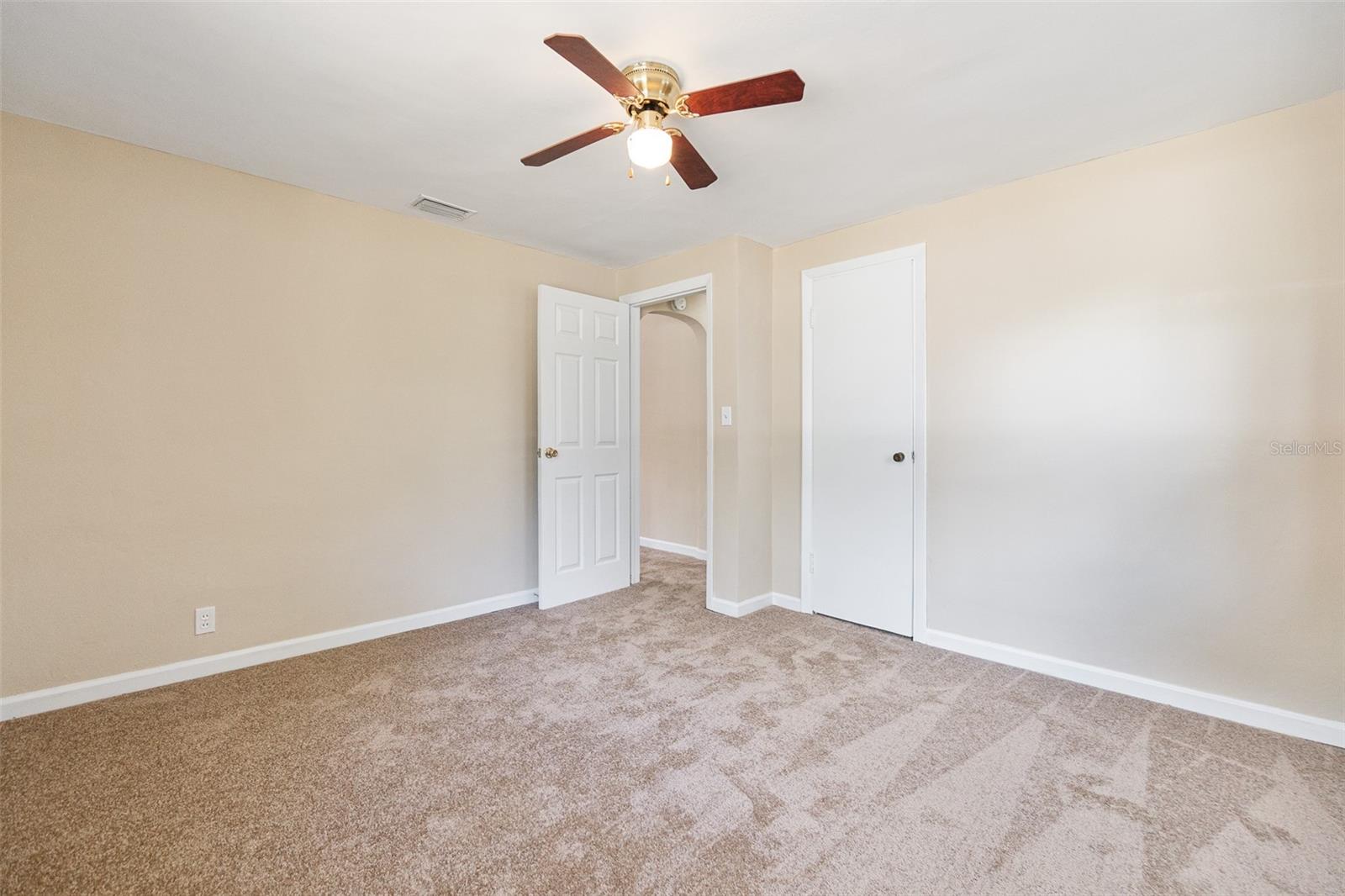 Image 32 of 44 For 608 Missouri Avenue