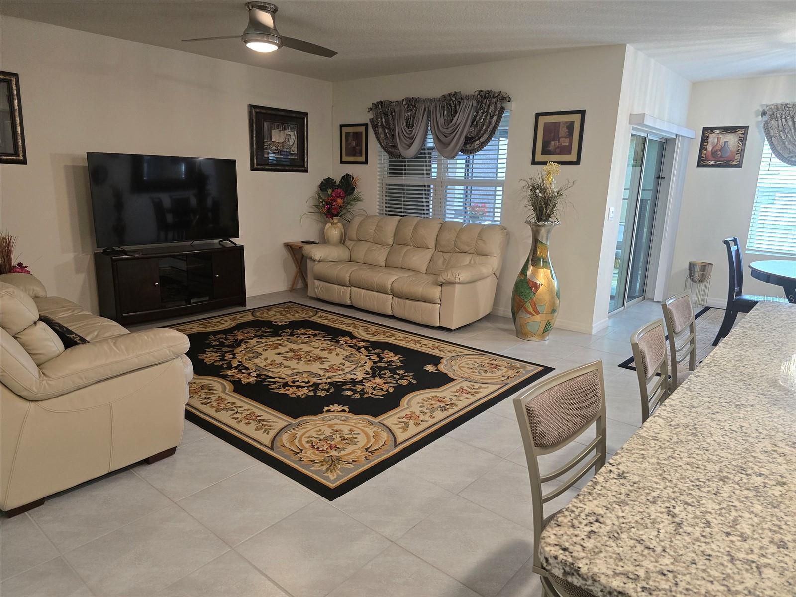 Image 13 of 53 For 532 Emily Glen Street