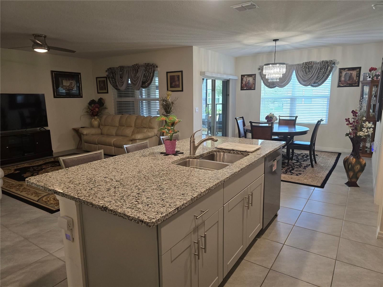 Image 21 of 53 For 532 Emily Glen Street